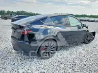 2023 Tesla Model Y фото