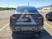 2023 Tesla Model Y фото