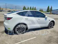 2023 Tesla Model Y фото