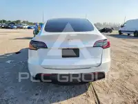 2023 Tesla Model Y фото