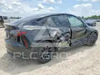 2023 Tesla Model Y фото