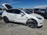 2023 Tesla Model Y фото