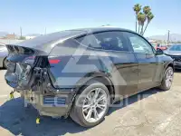 2023 Tesla Model Y фото