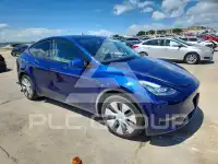 2023 Tesla Model Y фото
