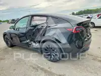 2023 Tesla Model Y фото