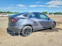 2023 Tesla Model Y фото