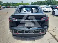 2023 Tesla Model Y фото