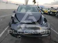 2023 Tesla Model Y фото