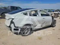 2023 Tesla Model Y фото