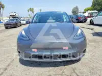2023 Tesla Model Y фото
