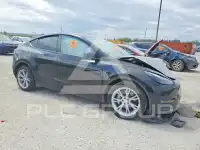 2023 Tesla Model Y фото