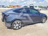 2023 Tesla Model Y фото