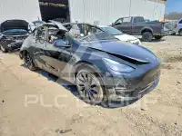 2023 Tesla Model Y фото