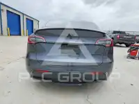 2023 Tesla Model Y фото