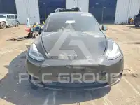 2023 Tesla Model Y фото