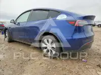 2023 Tesla Model Y фото