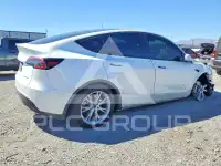 2023 Tesla Model Y фото