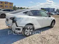 2023 Tesla Model Y фото