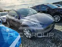 2023 Tesla Model Y фото
