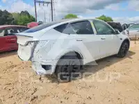 2023 Tesla Model Y фото