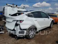 2023 Tesla Model Y фото