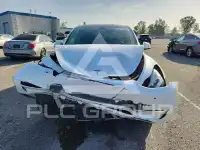 2023 Tesla Model Y фото