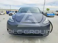 2023 Tesla Model Y фото