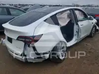 2023 Tesla Model Y фото