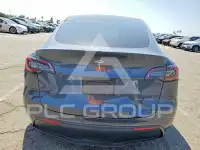2023 Tesla Model Y фото