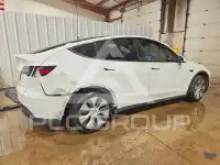 2023 Tesla Model Y фото