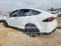 2023 Tesla Model X фото