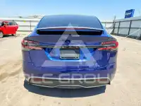 2023 Tesla Model X фото