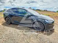 2023 Tesla Model X фото