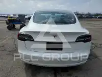 2023 Tesla Model 3 фото