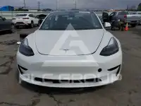 2023 Tesla Model 3 фото