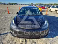 2023 Tesla Model 3 фото