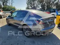 2023 Tesla Model 3 фото