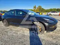 2023 Tesla Model 3 фото