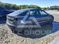 2023 Tesla Model 3 фото