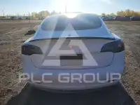 2023 Tesla Model 3 фото