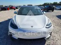 2023 Tesla Model 3 фото