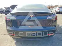 2023 Tesla Model 3 фото