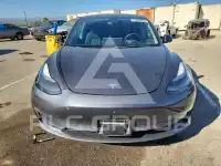 2023 Tesla Model 3 фото