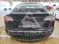 2023 Tesla Model 3 фото