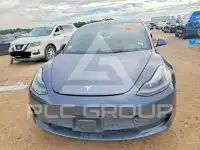 2023 Tesla Model 3 фото