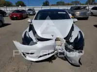 2023 Tesla Model 3 фото
