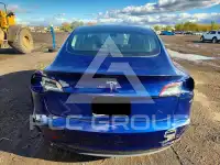 2023 Tesla Model 3 фото