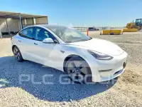 2023 Tesla Model 3 фото