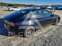 2023 Tesla Model 3 фото