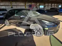 2023 Tesla Model 3 фото